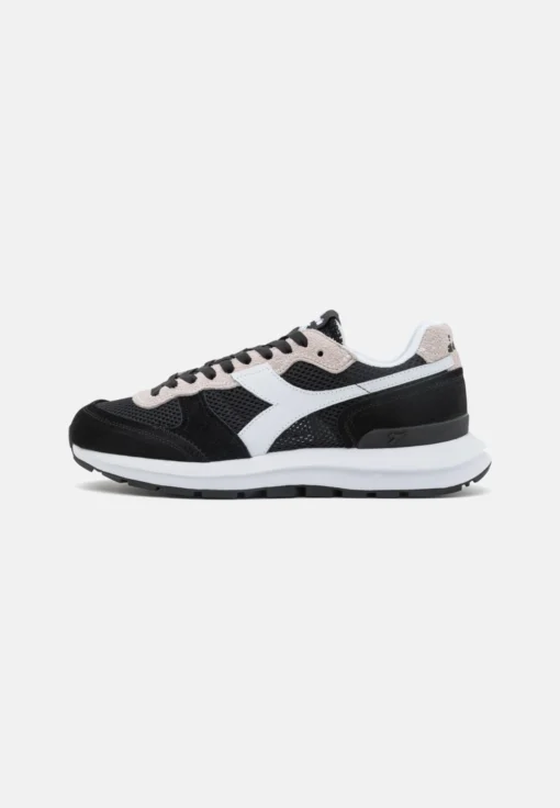 Diadora Kmaro Unisex - Baskets Basses - Black/White -Magasin De Vêtements a3ca72f2ac48473880760e4650cc07b7 scaled