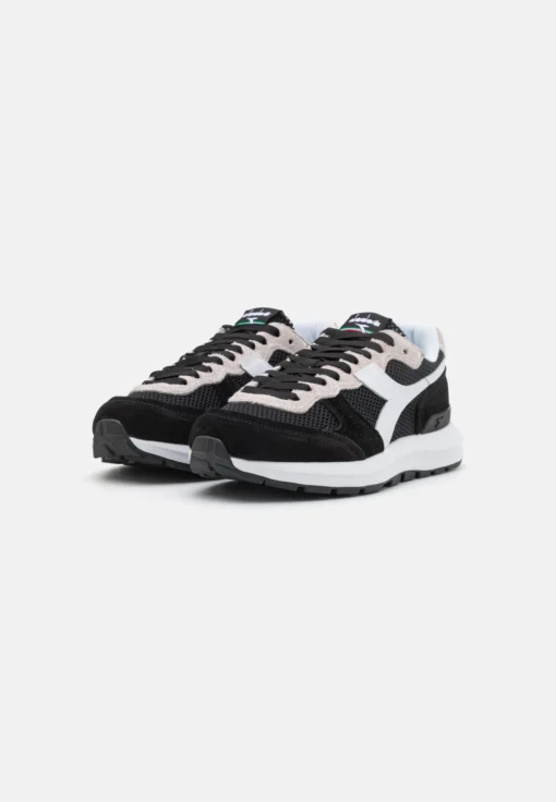 Diadora Kmaro Unisex - Baskets Basses - Black/White -Magasin De Vêtements fd02bffa84c24c8b838f8e0570128ea4 scaled